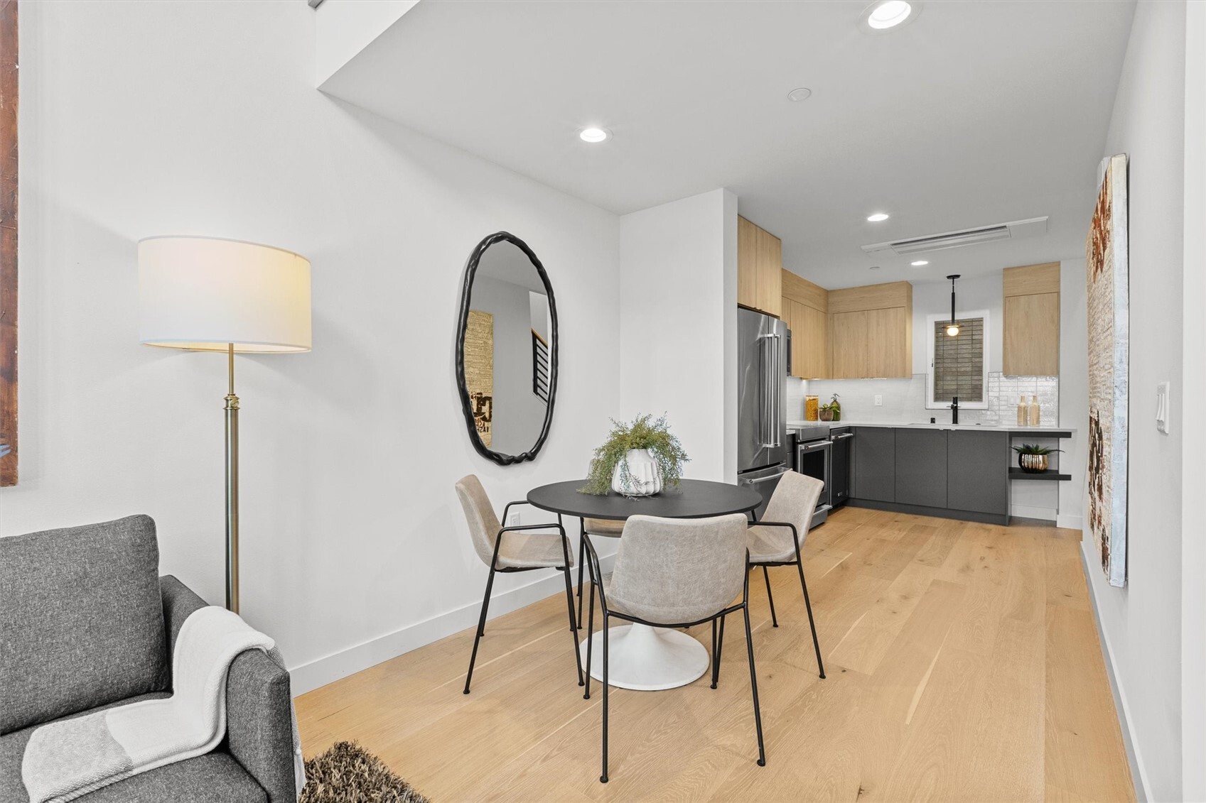 222 10th Avenue E Unit: D