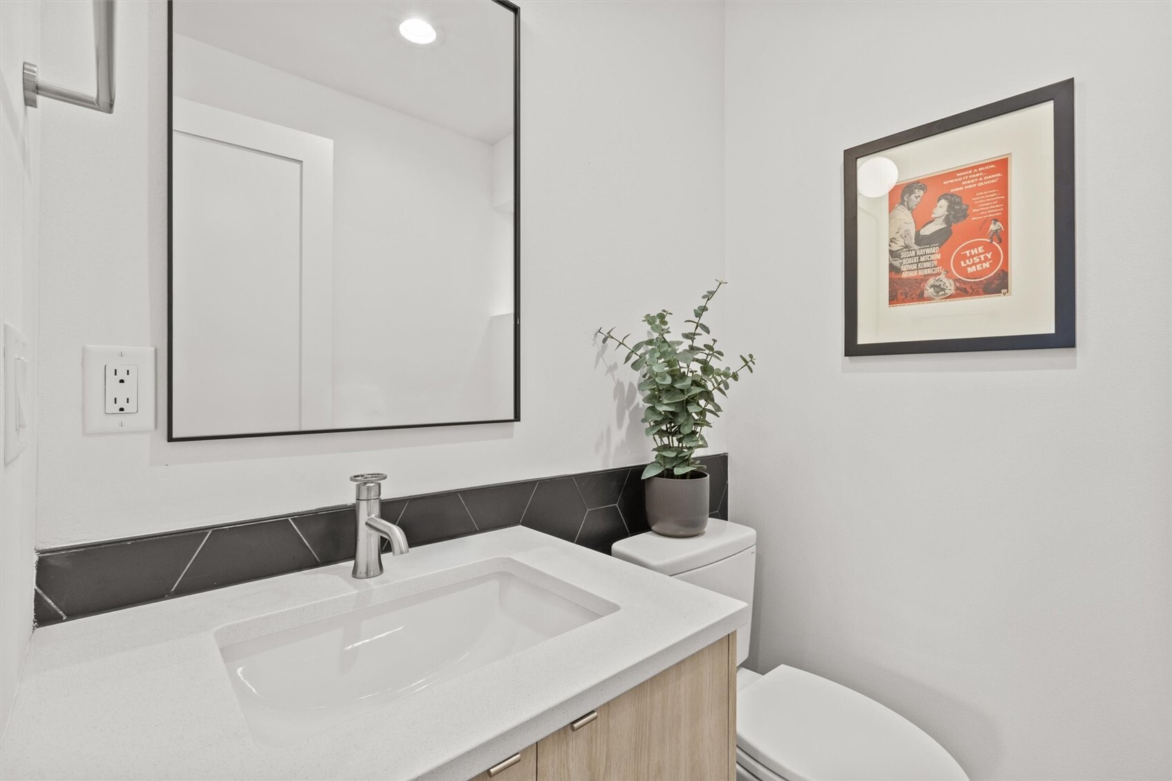 222 10th Avenue E Unit: D