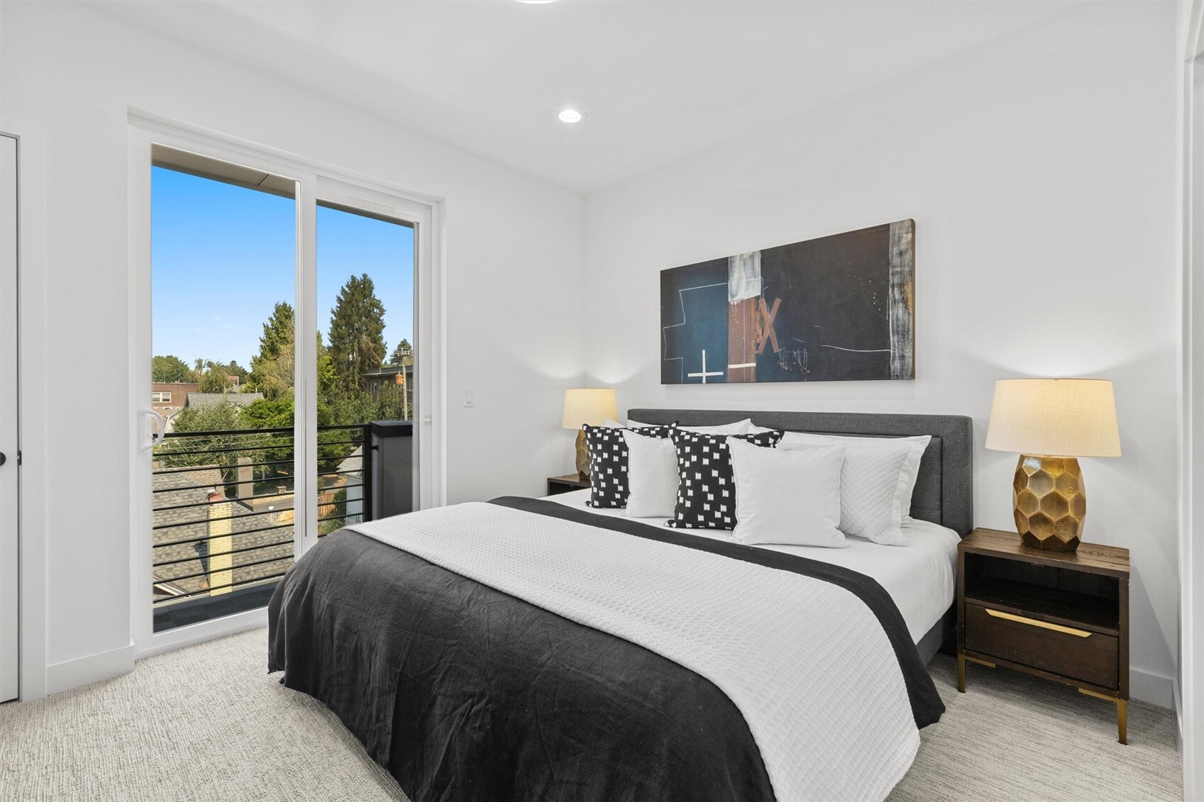 222 10th Avenue E Unit: D