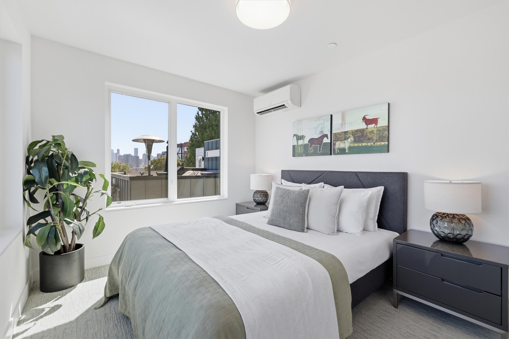 2011 Dexter Avenue N Unit: A
