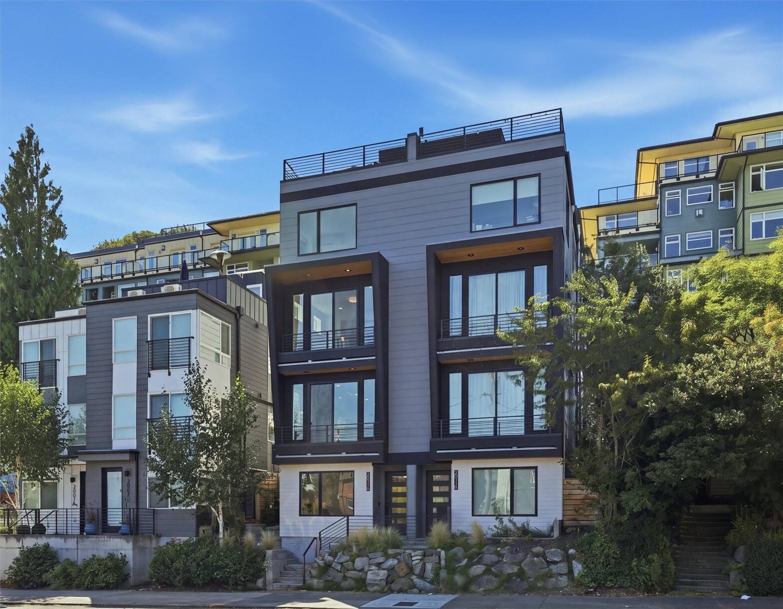 2011 Dexter Avenue N Unit: A