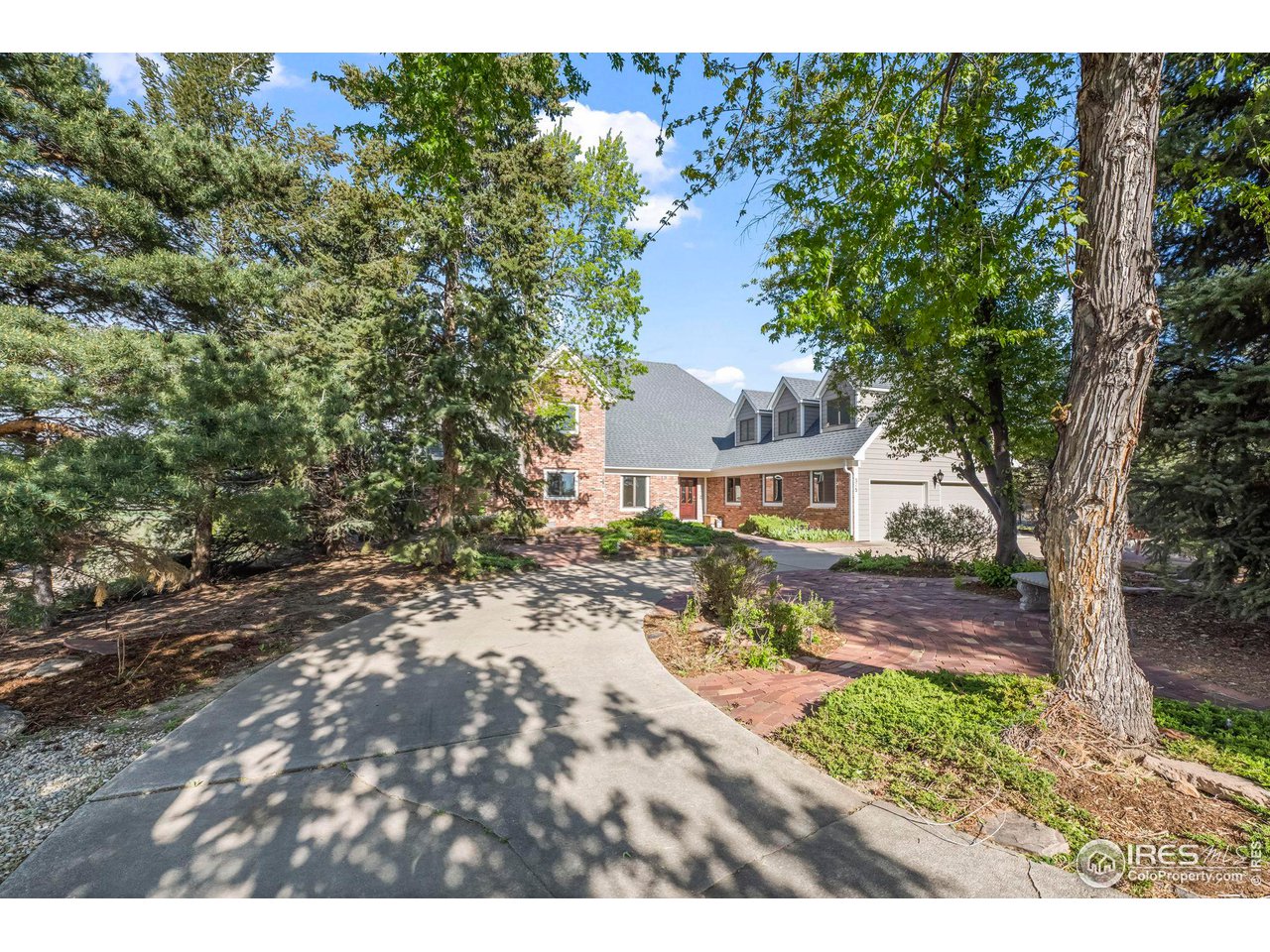 375 Majestic View Dr