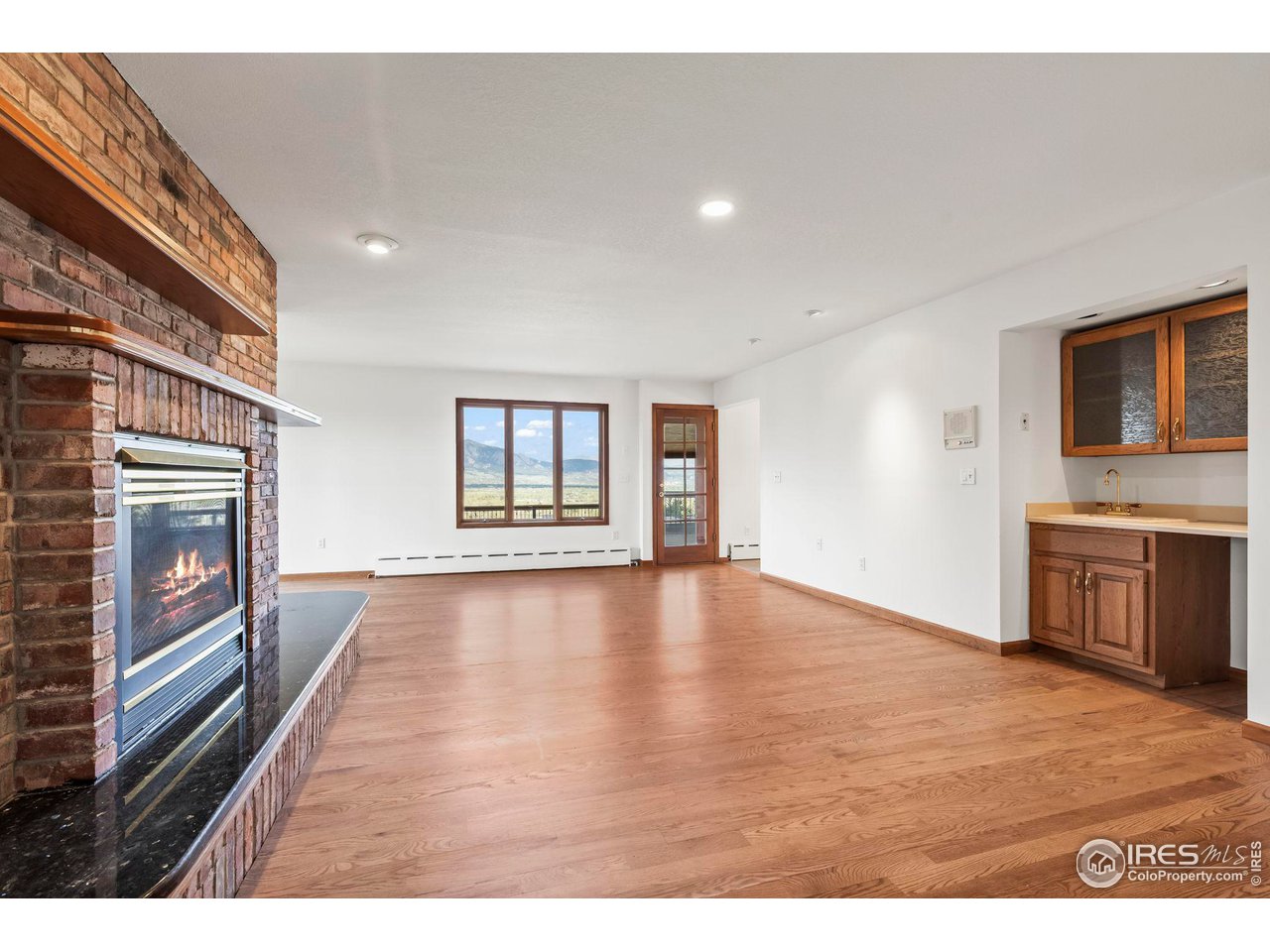 375 Majestic View Dr