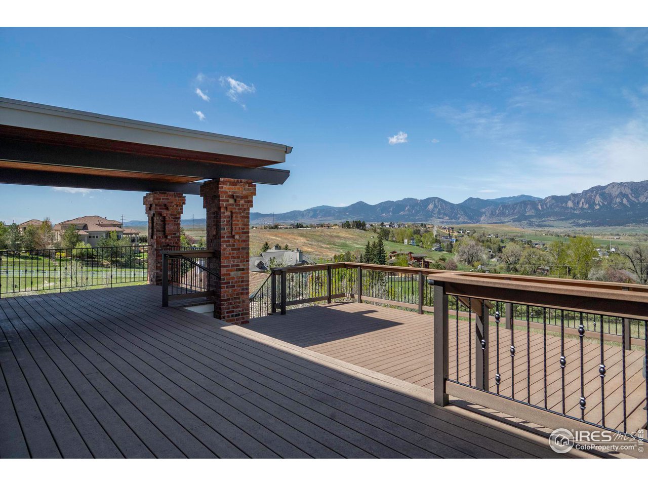 375 Majestic View Dr