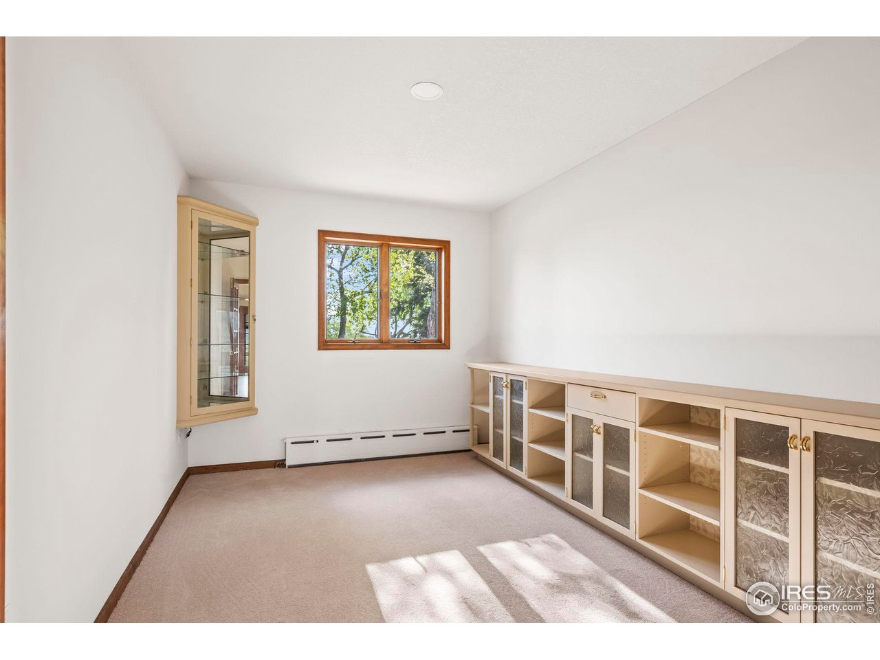 375 Majestic View Dr