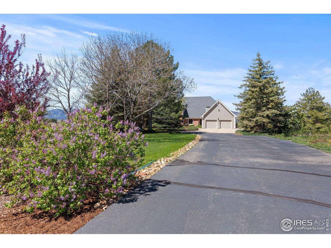 375 Majestic View Dr