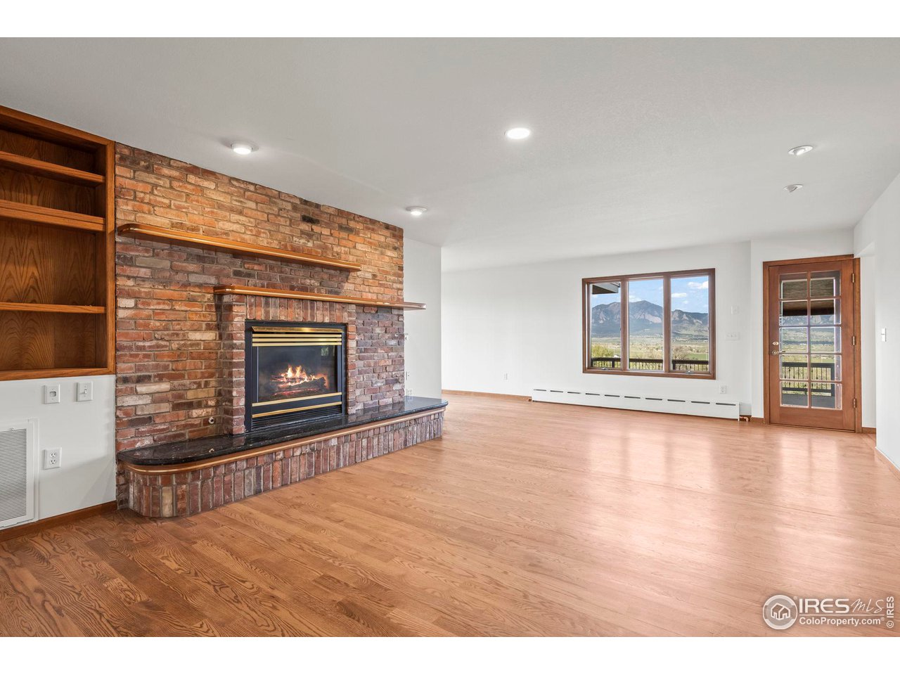 375 Majestic View Dr