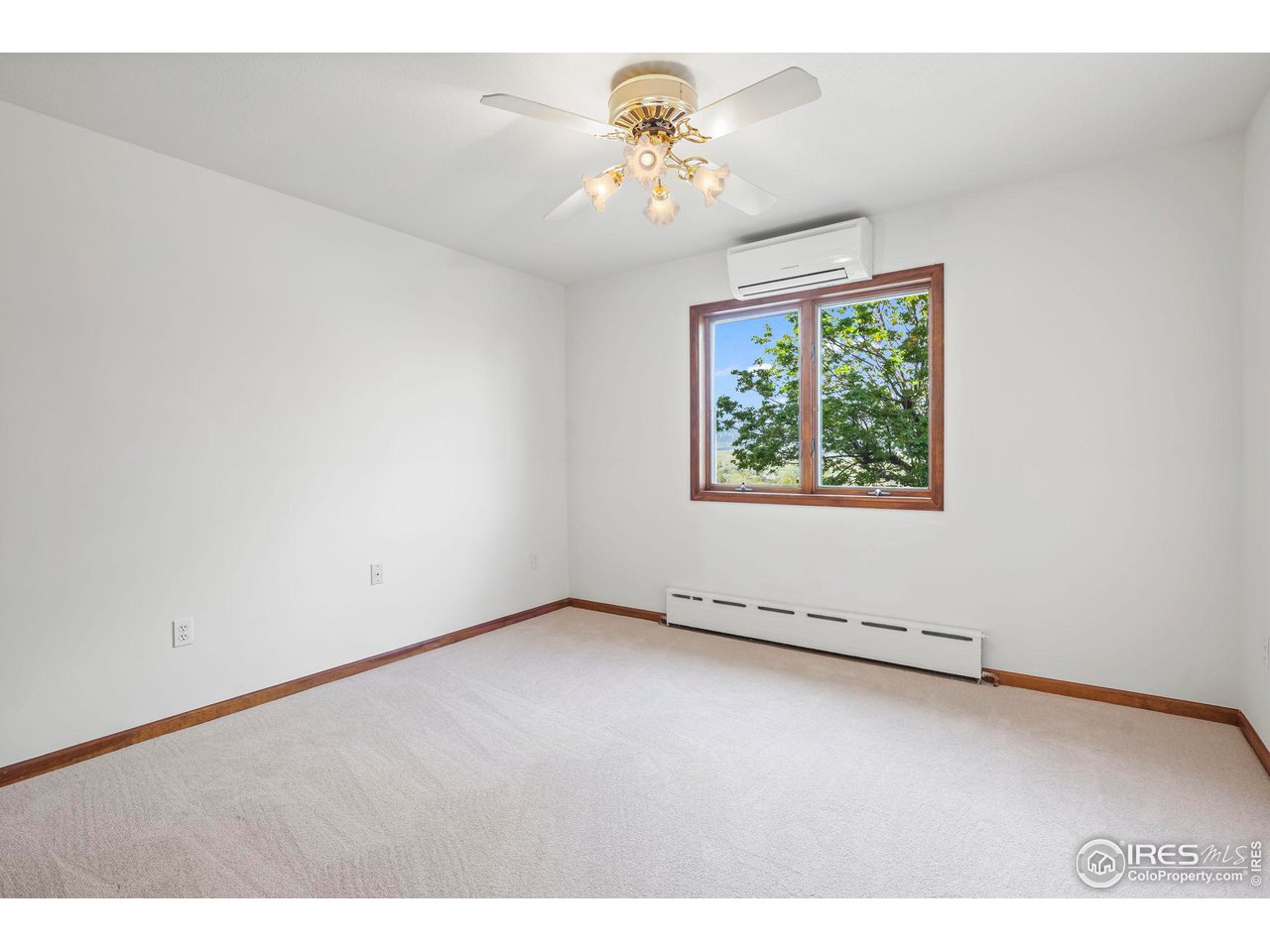 375 Majestic View Dr