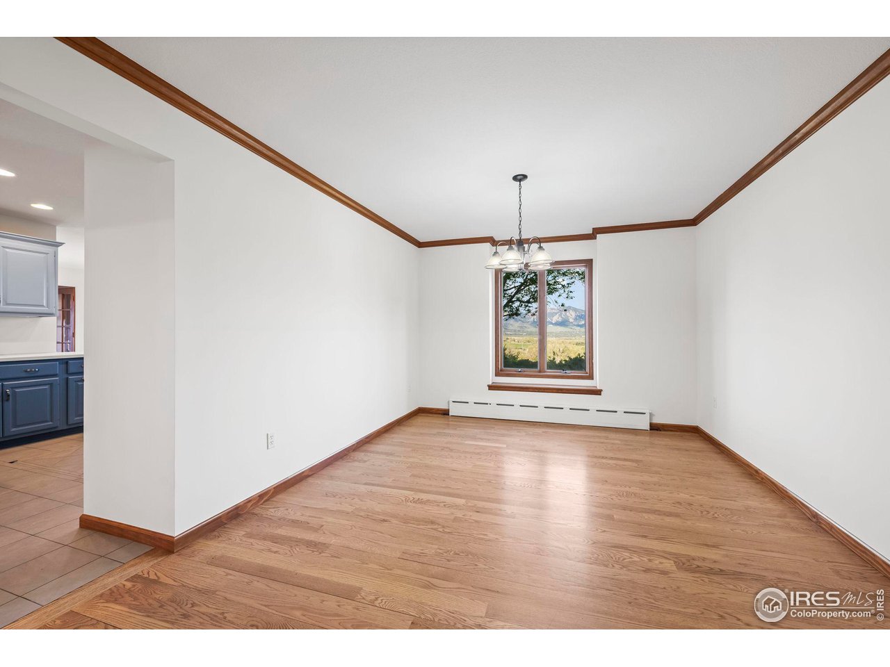 375 Majestic View Dr