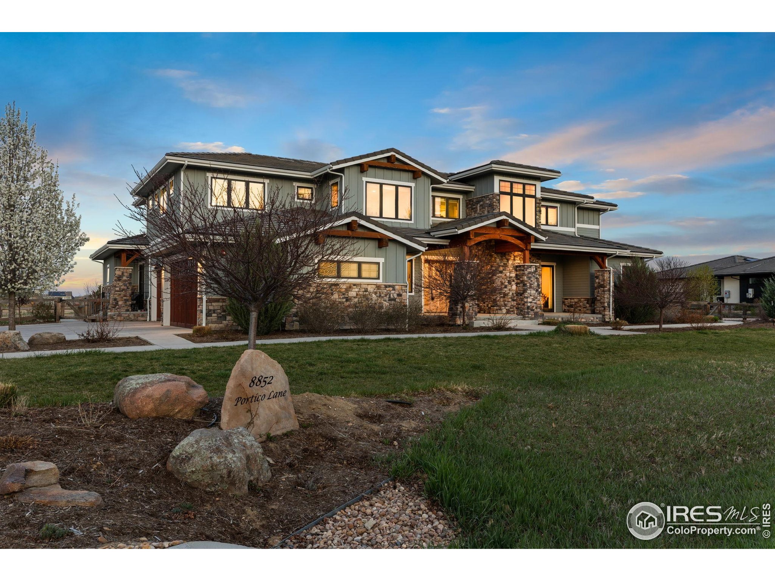8852 Portico Ln