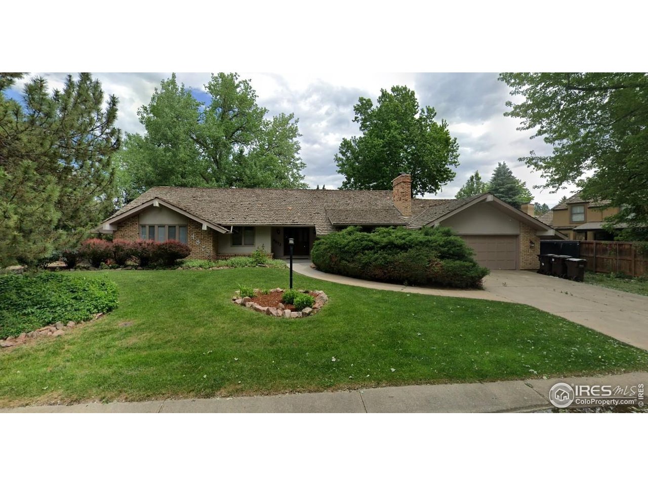 4872 Country Club Way