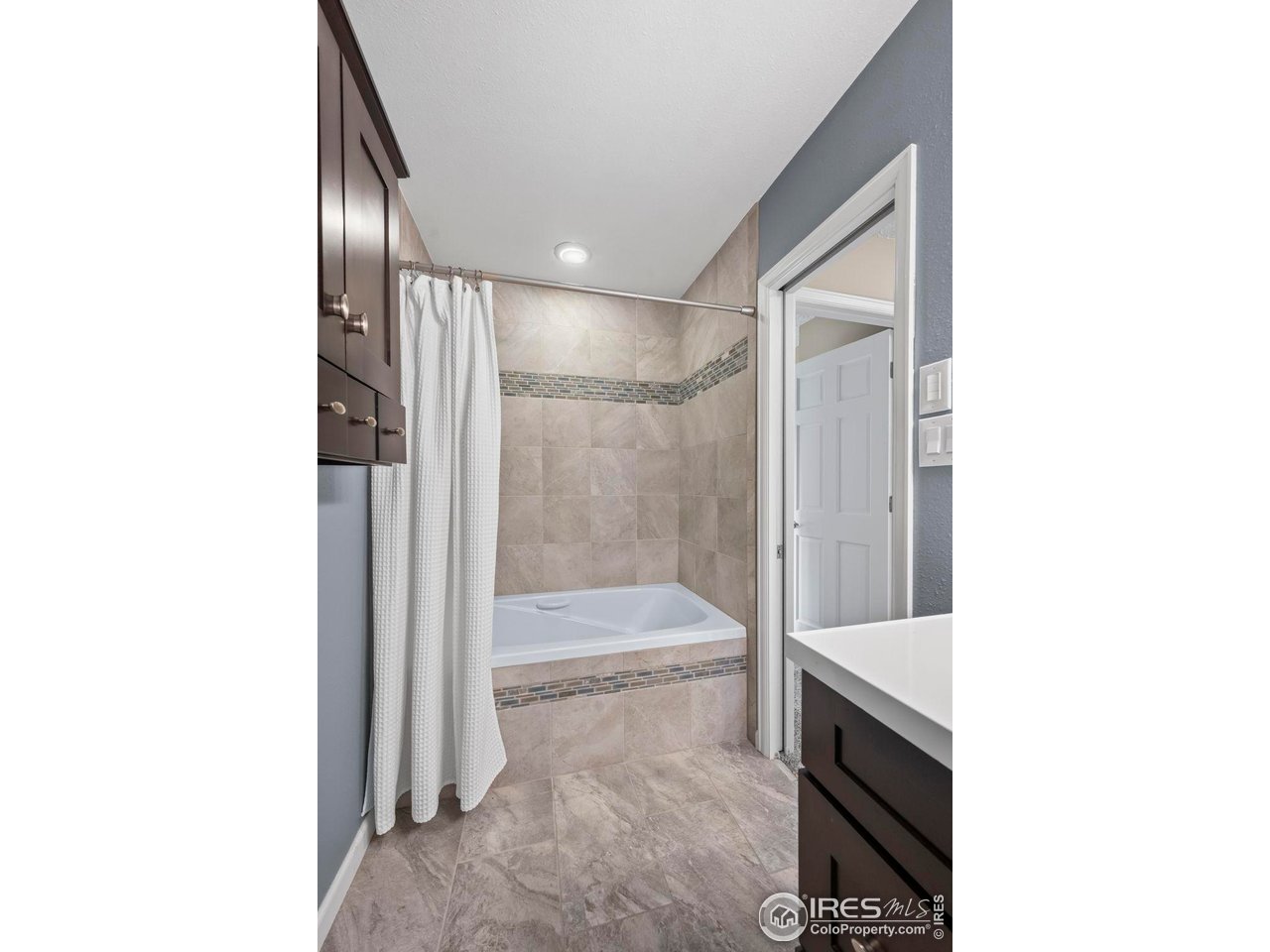 7409 Mount Meeker Rd