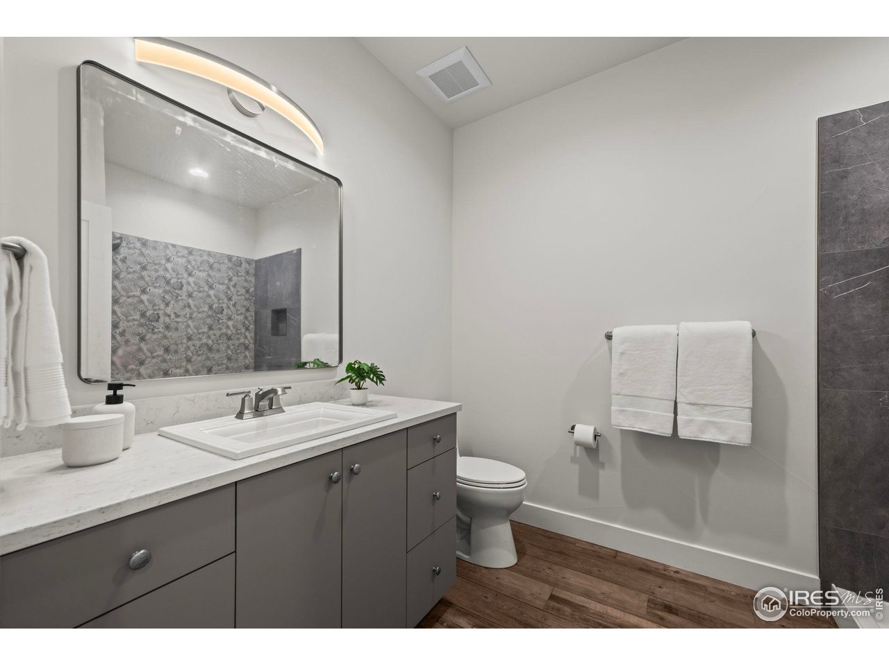 2590 Blue Heron Cir W