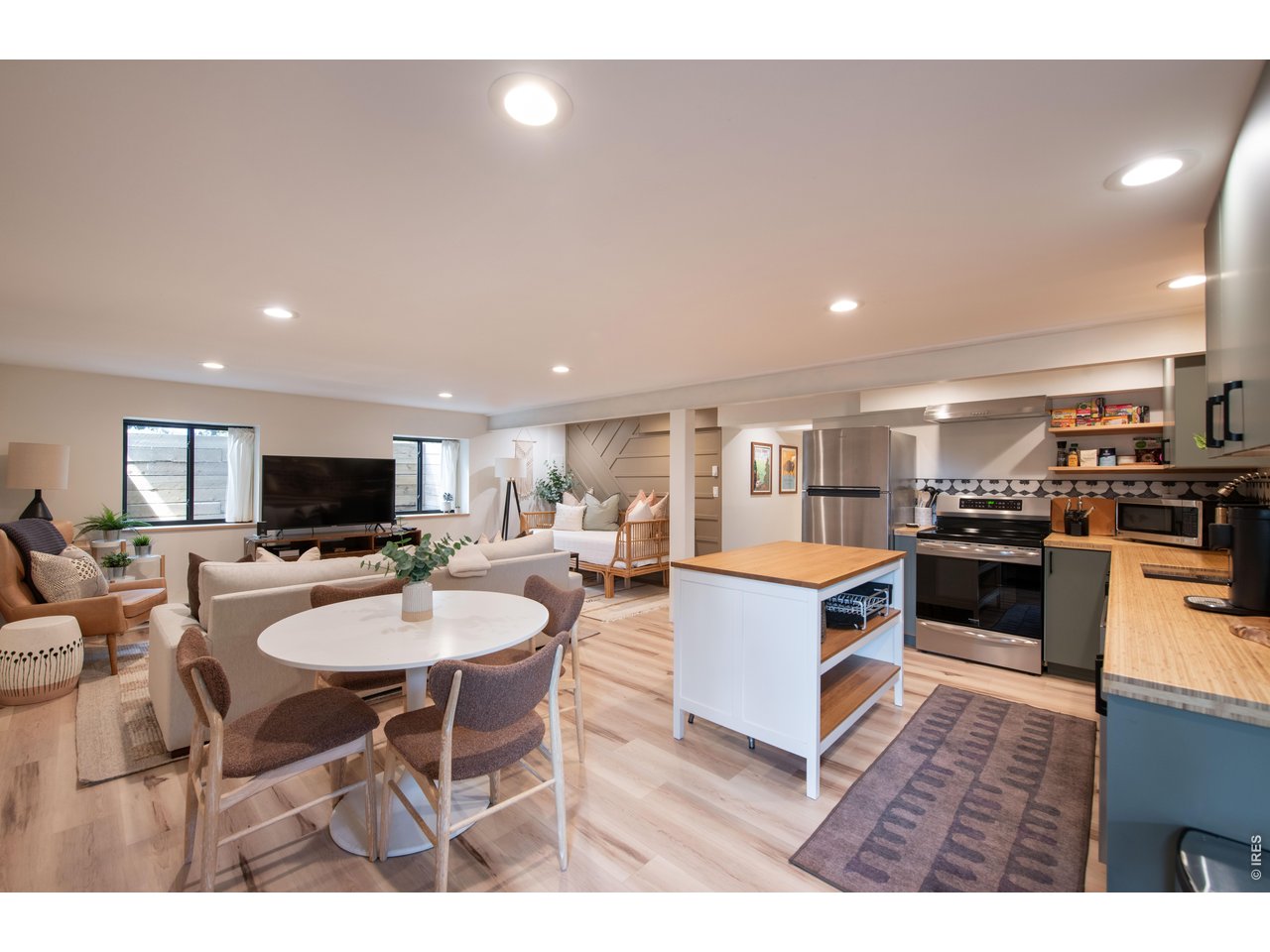 4655 Ashfield Dr