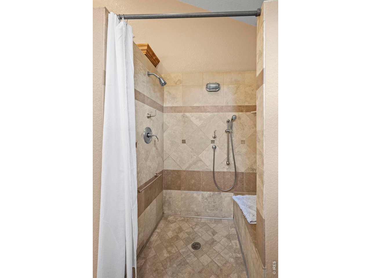 4398 Carter Trl