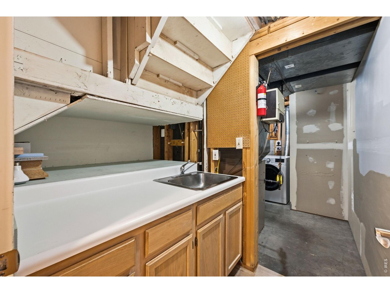 4017 Wonderland Hill Ave