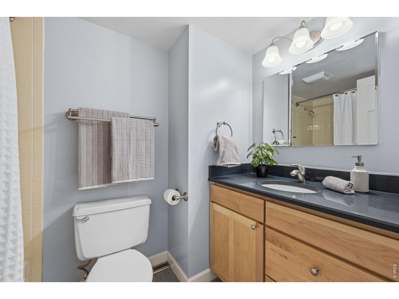 4017 Wonderland Hill Ave