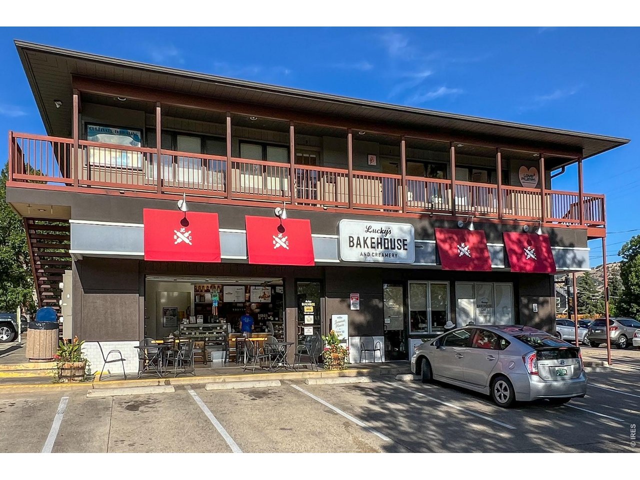 4017 Wonderland Hill Ave