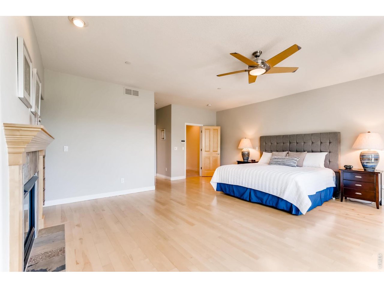 635 Dakota Blvd