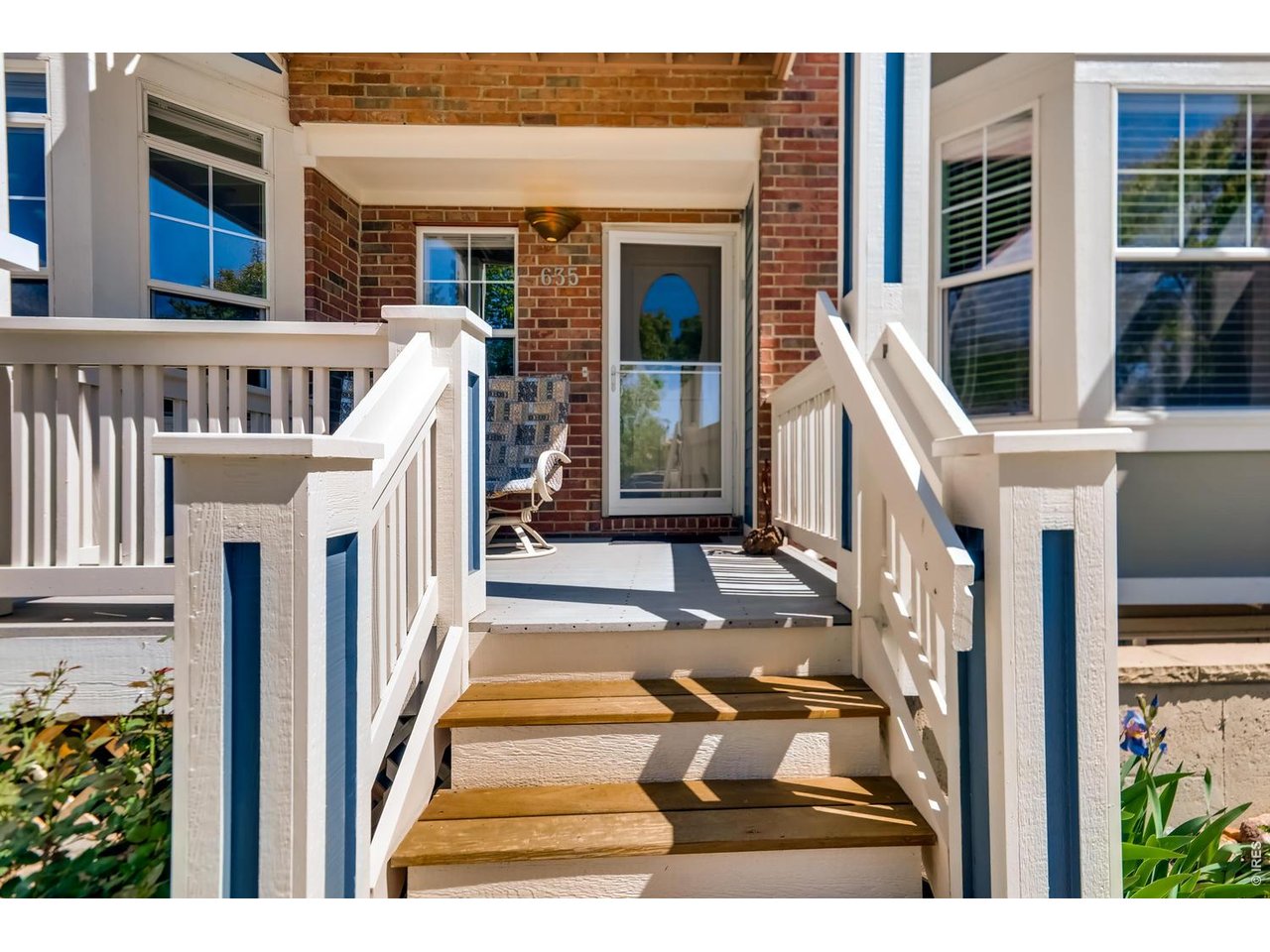 635 Dakota Blvd