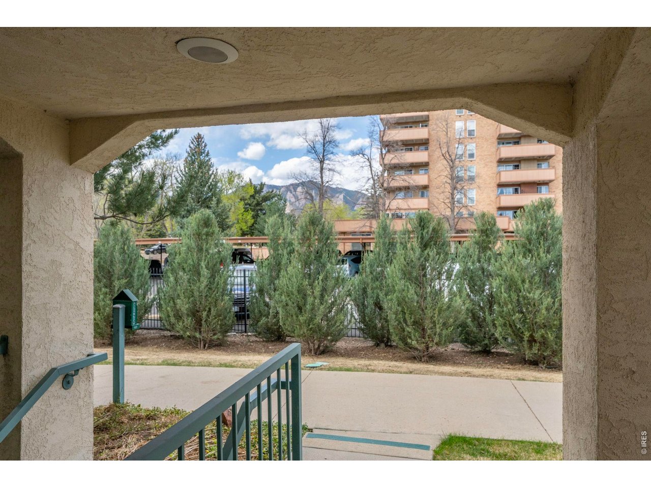 540 Mohawk Dr 15