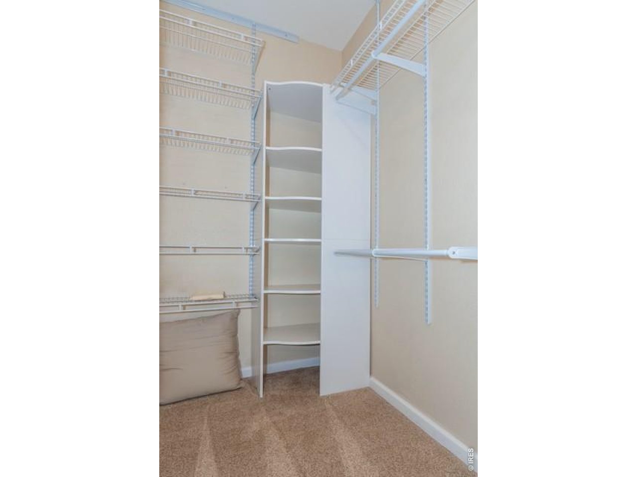 540 Mohawk Dr 15