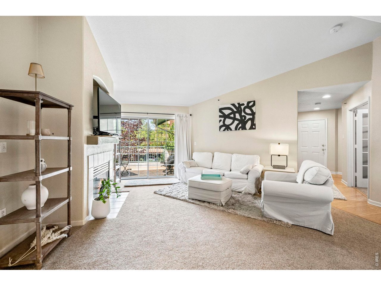 540 Mohawk Dr 15