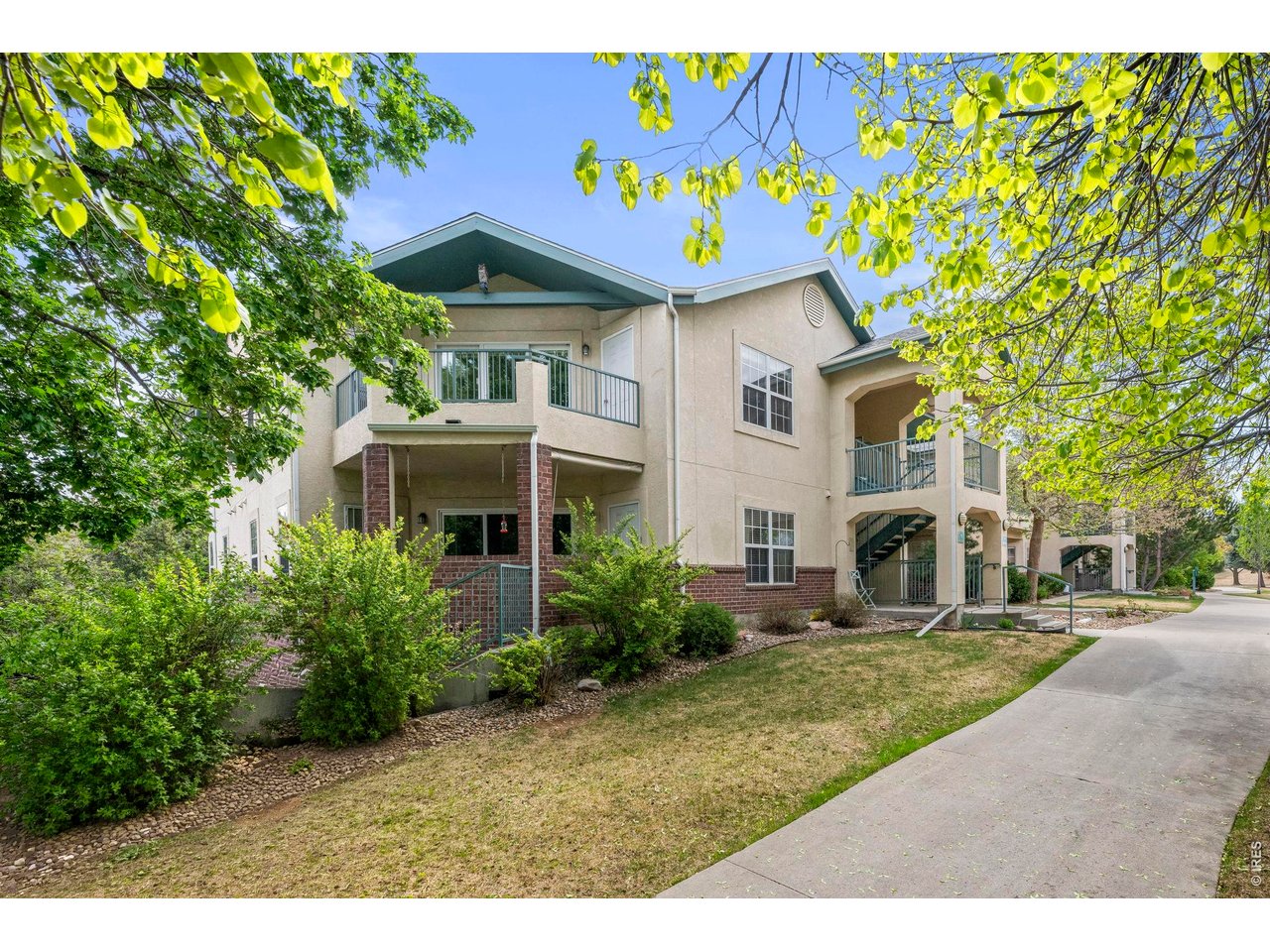 540 Mohawk Dr 15