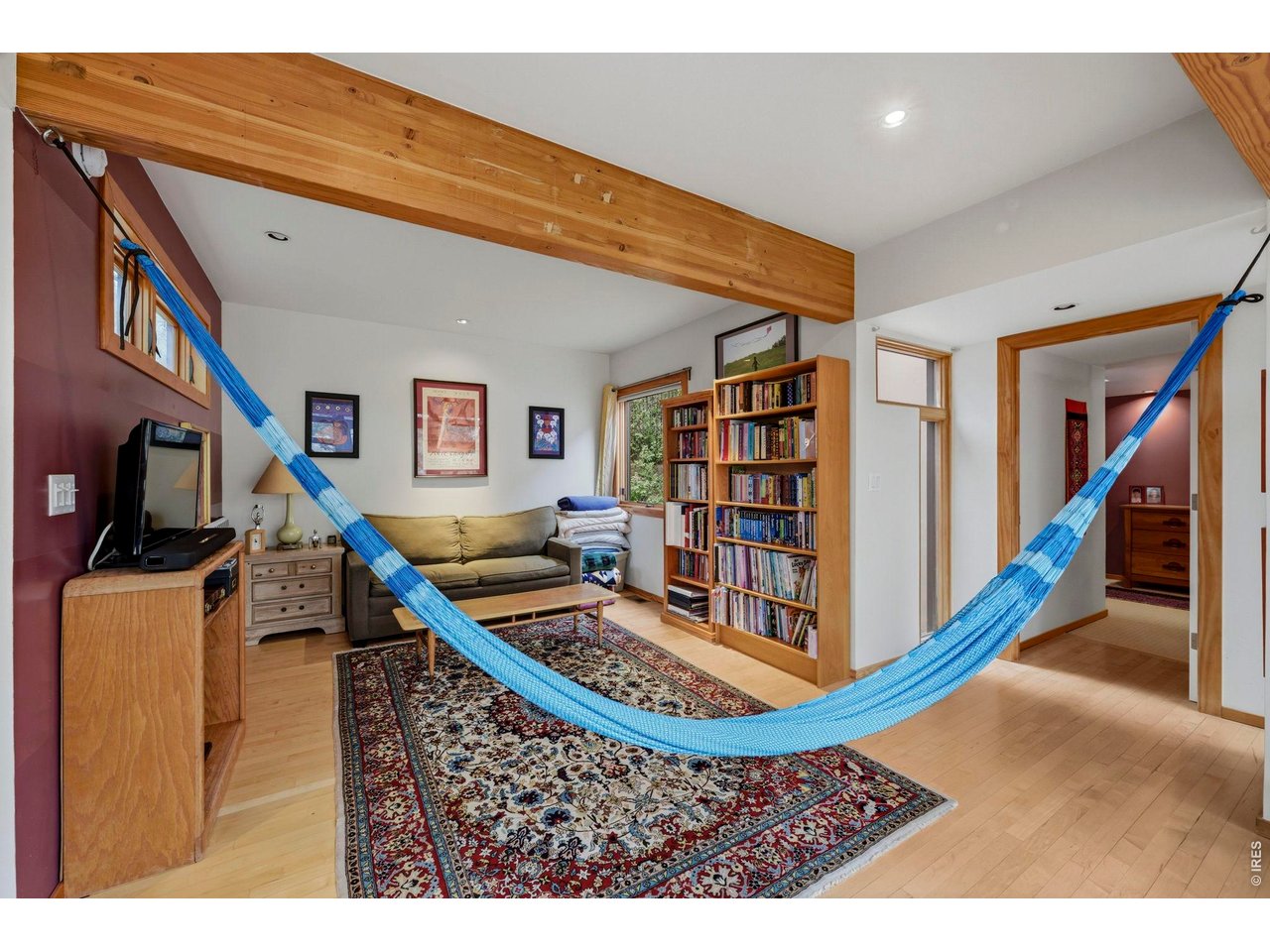 1225 Mariposa Ave