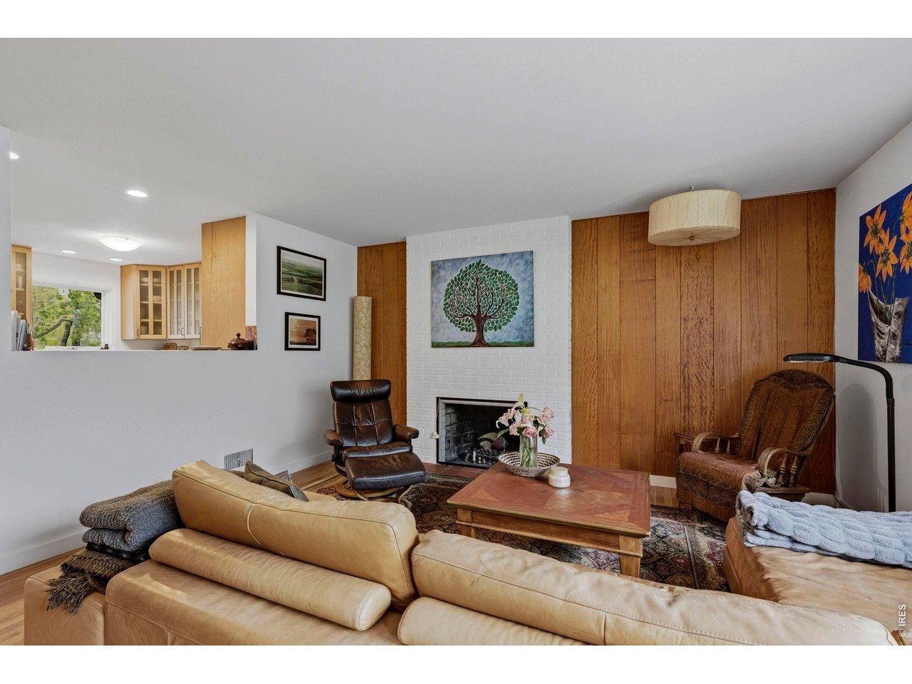 1225 Mariposa Ave