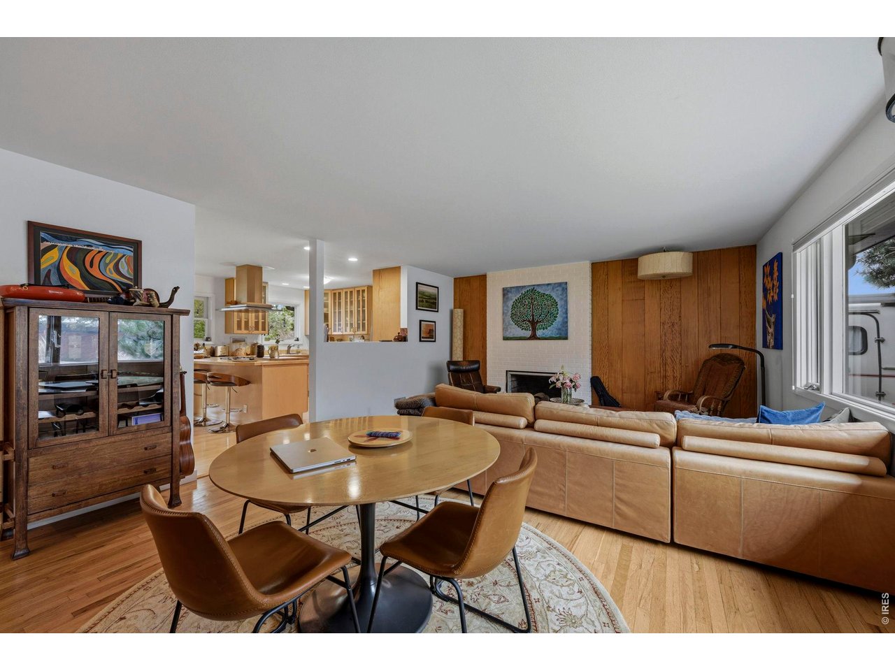 1225 Mariposa Ave