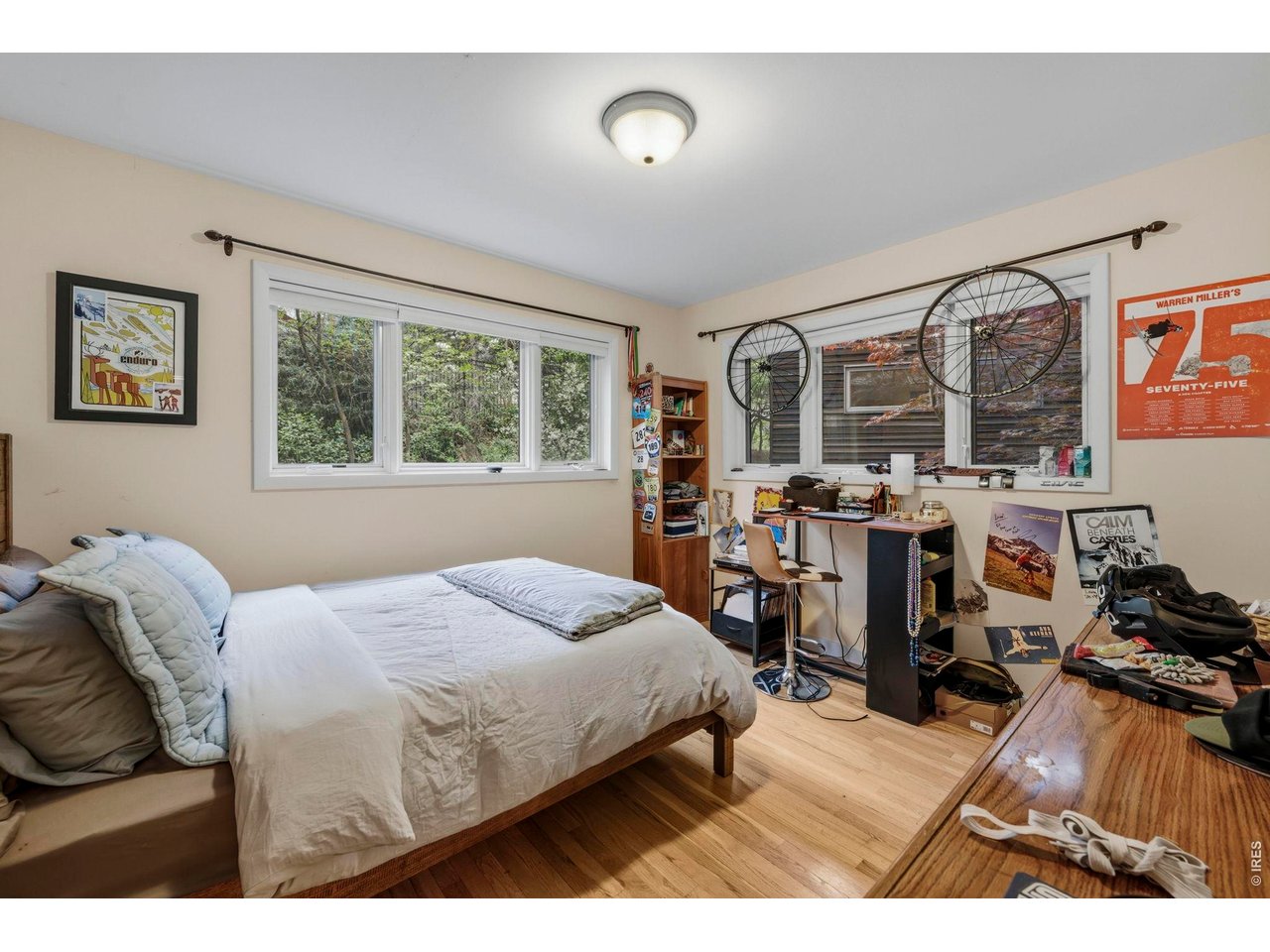 1225 Mariposa Ave