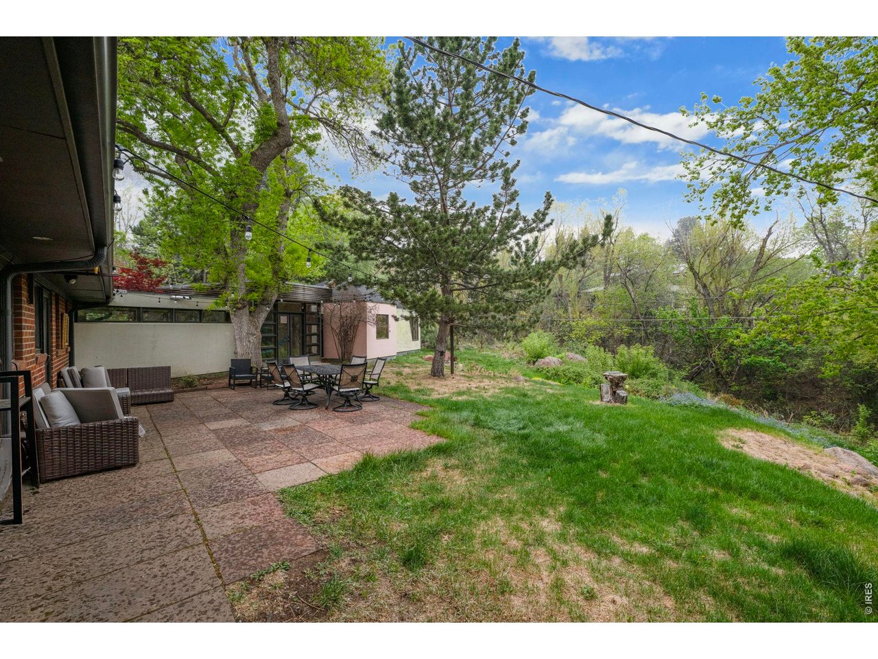 1225 Mariposa Ave