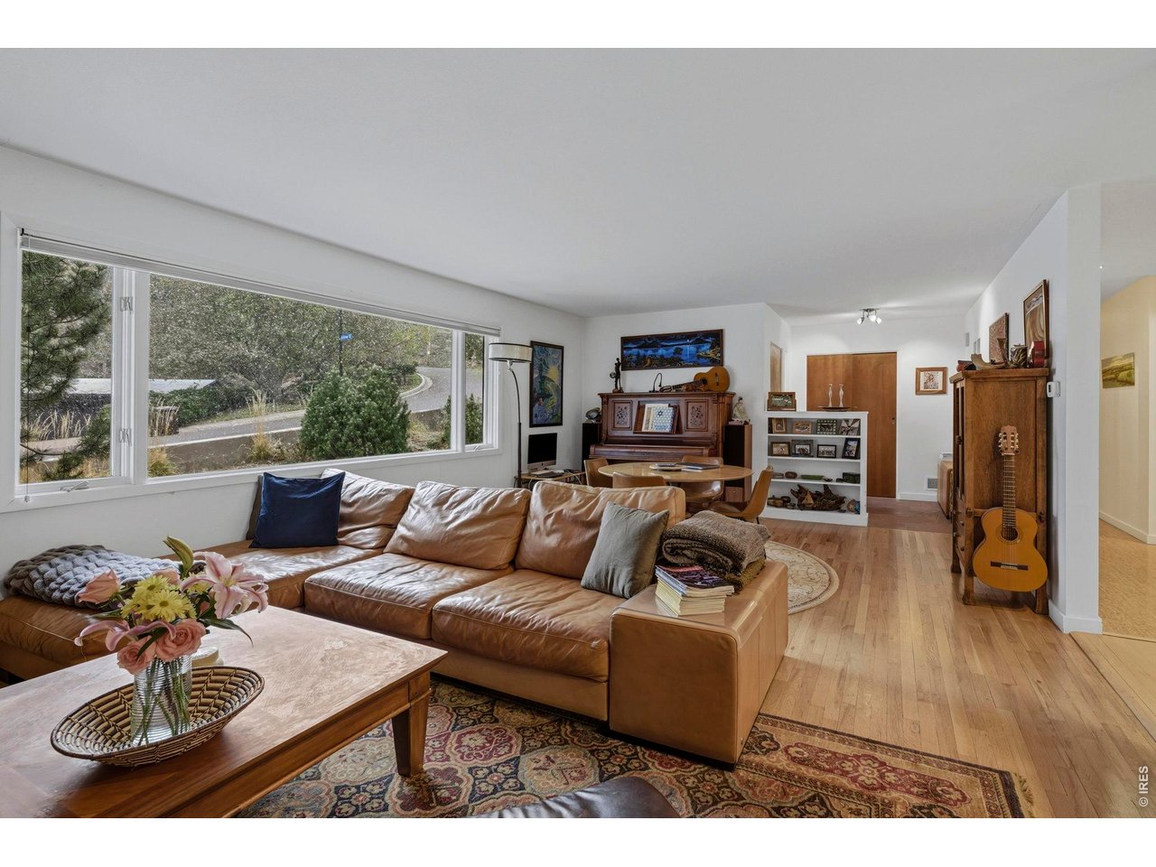 1225 Mariposa Ave