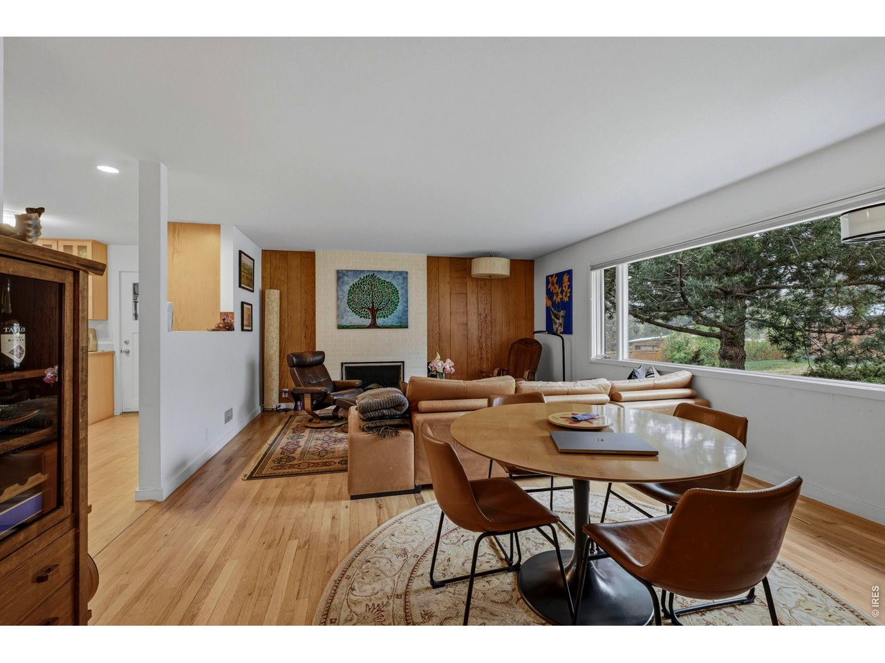 1225 Mariposa Ave