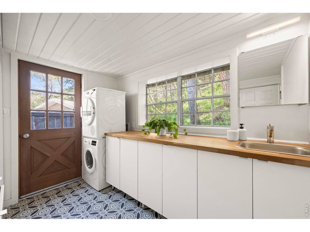 41 Silver Spruce