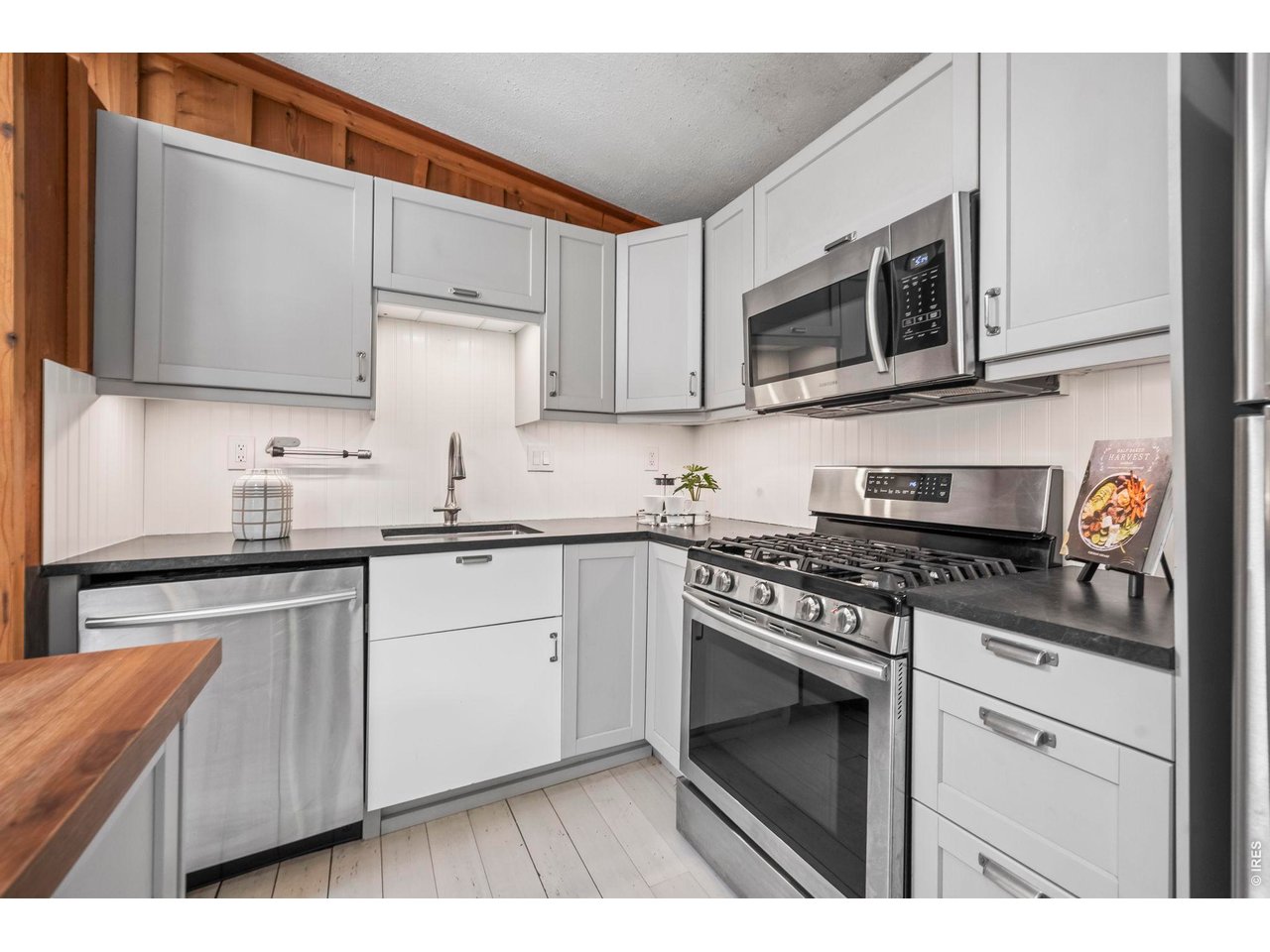 41 Silver Spruce
