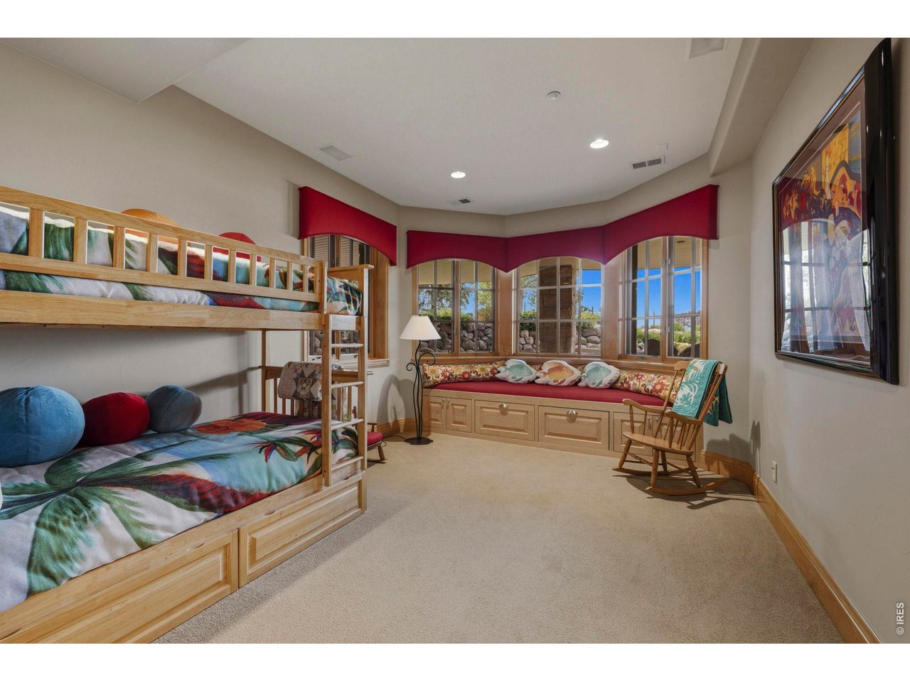 6303 Snowberry Ln