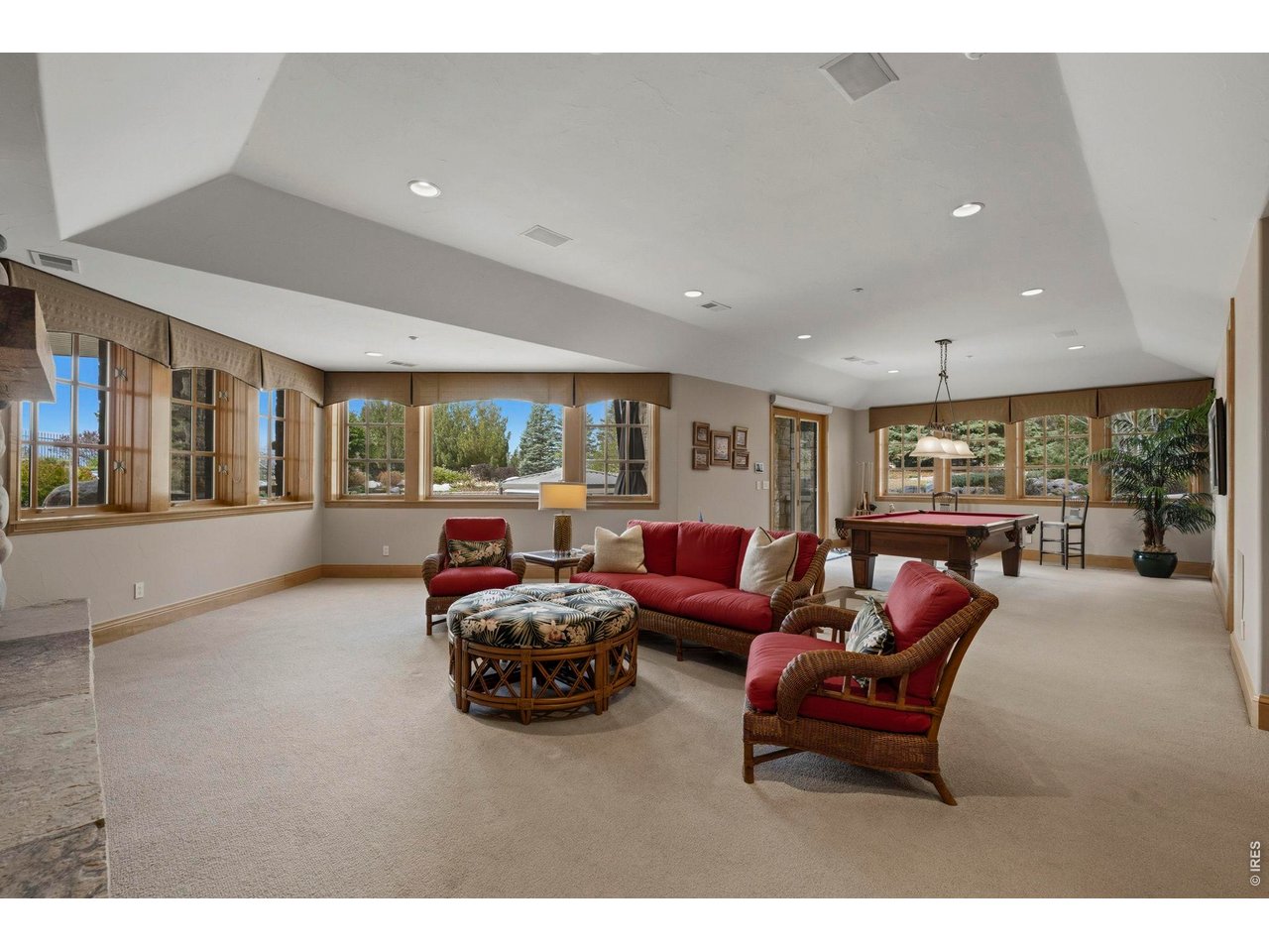 6303 Snowberry Ln
