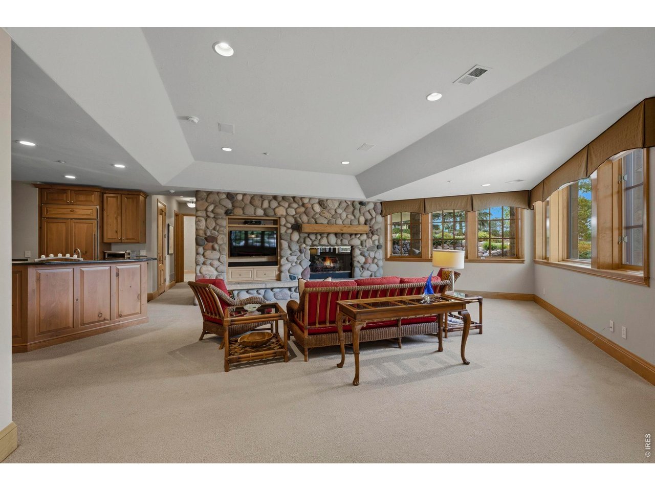 6303 Snowberry Ln