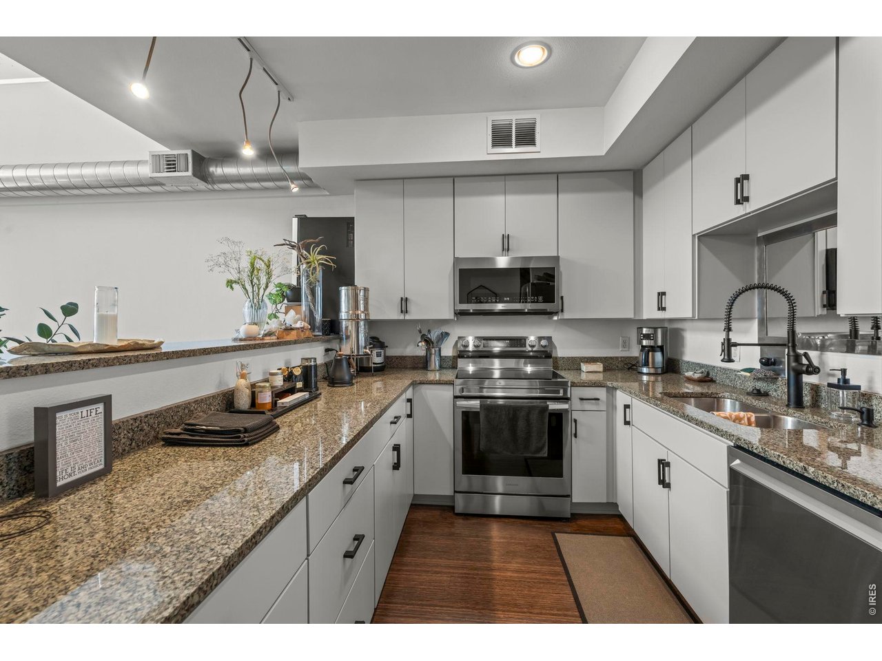 1200 Yarmouth Ave 232