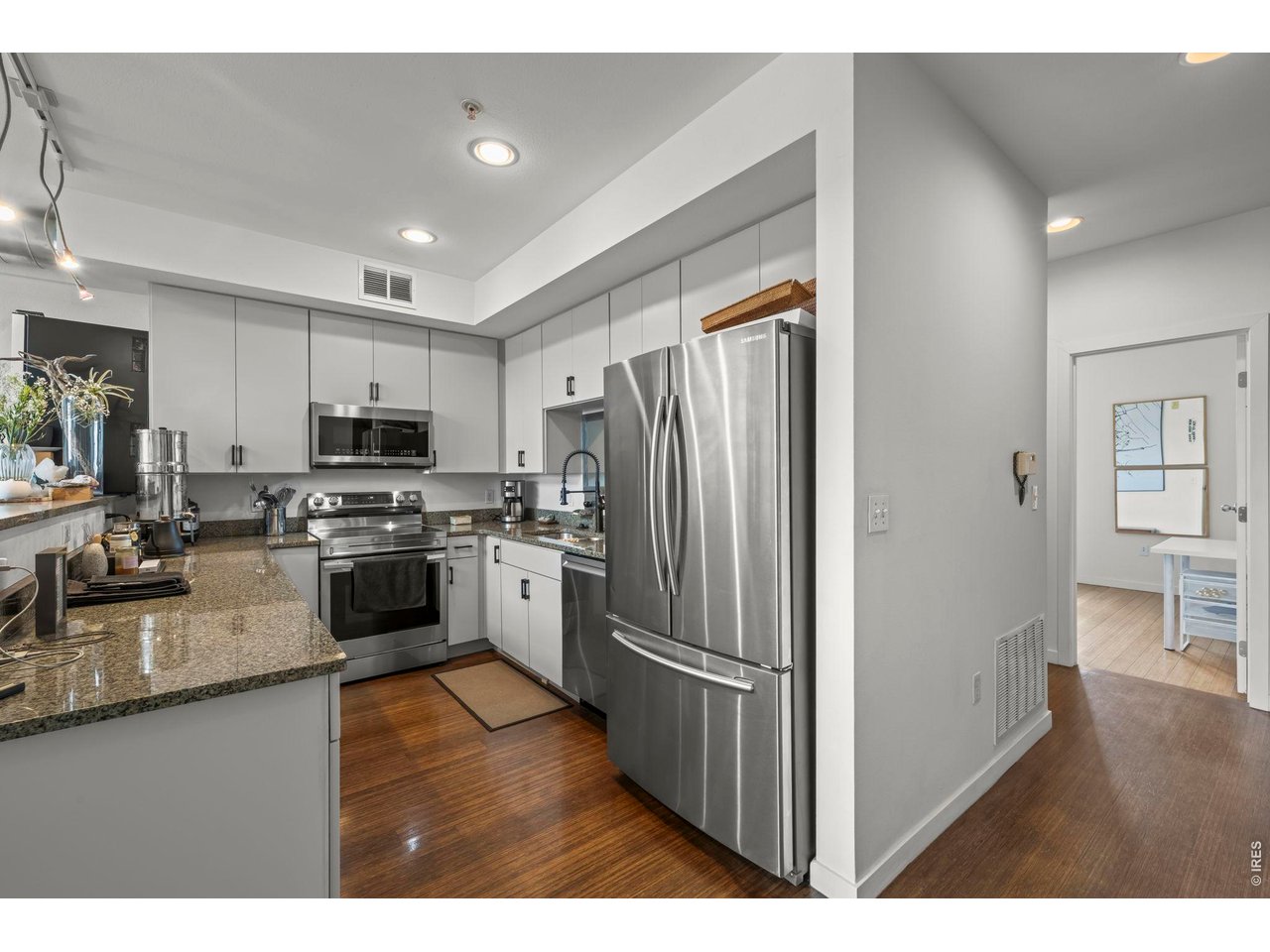 1200 Yarmouth Ave 232