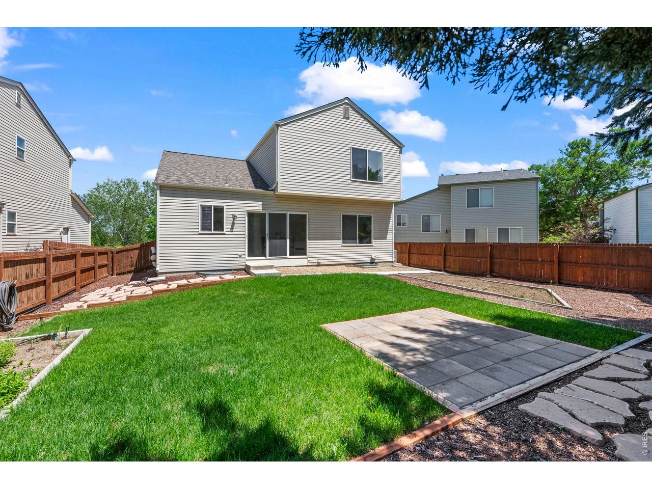 1461 Clover Creek Dr