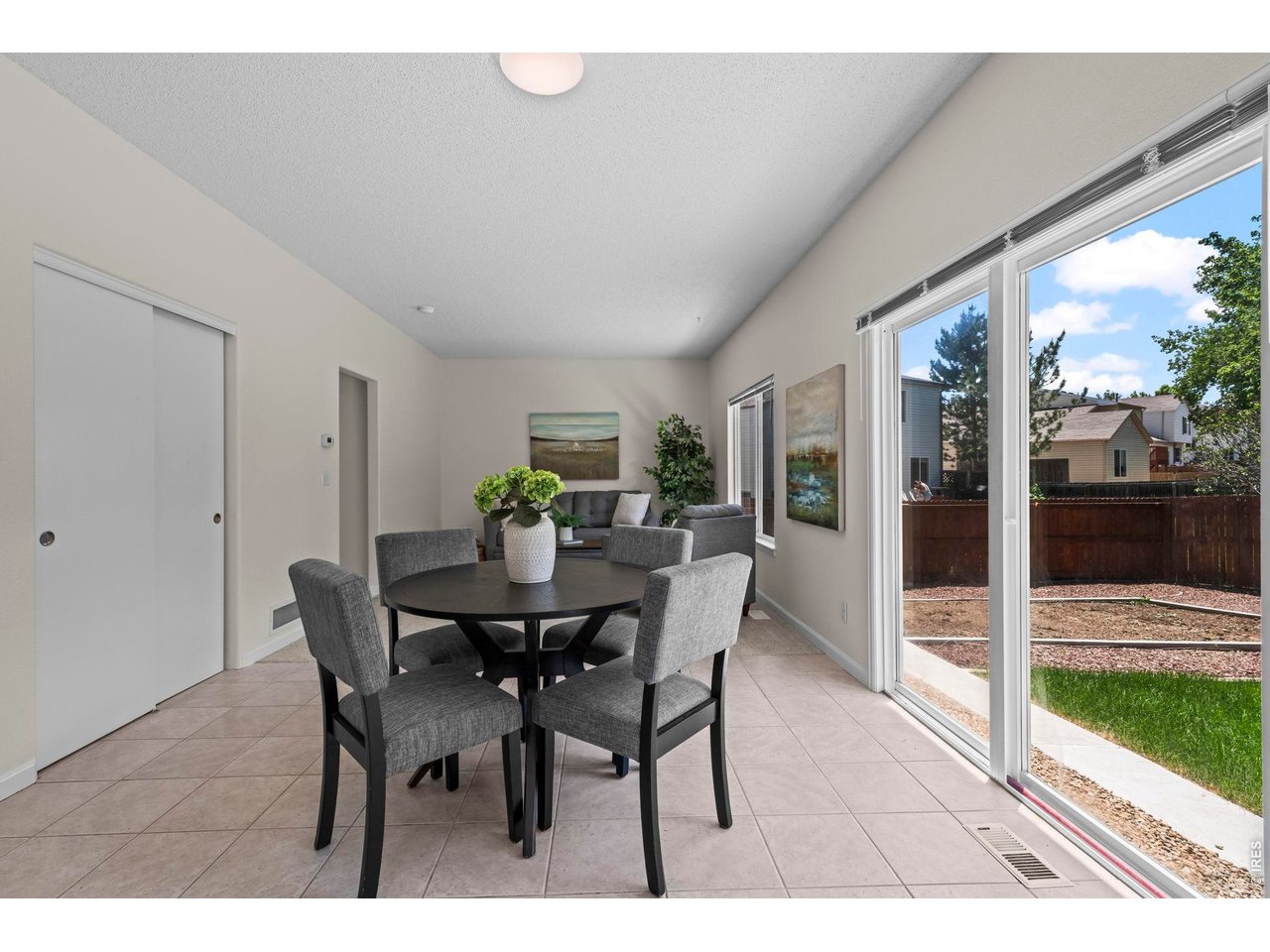 1461 Clover Creek Dr