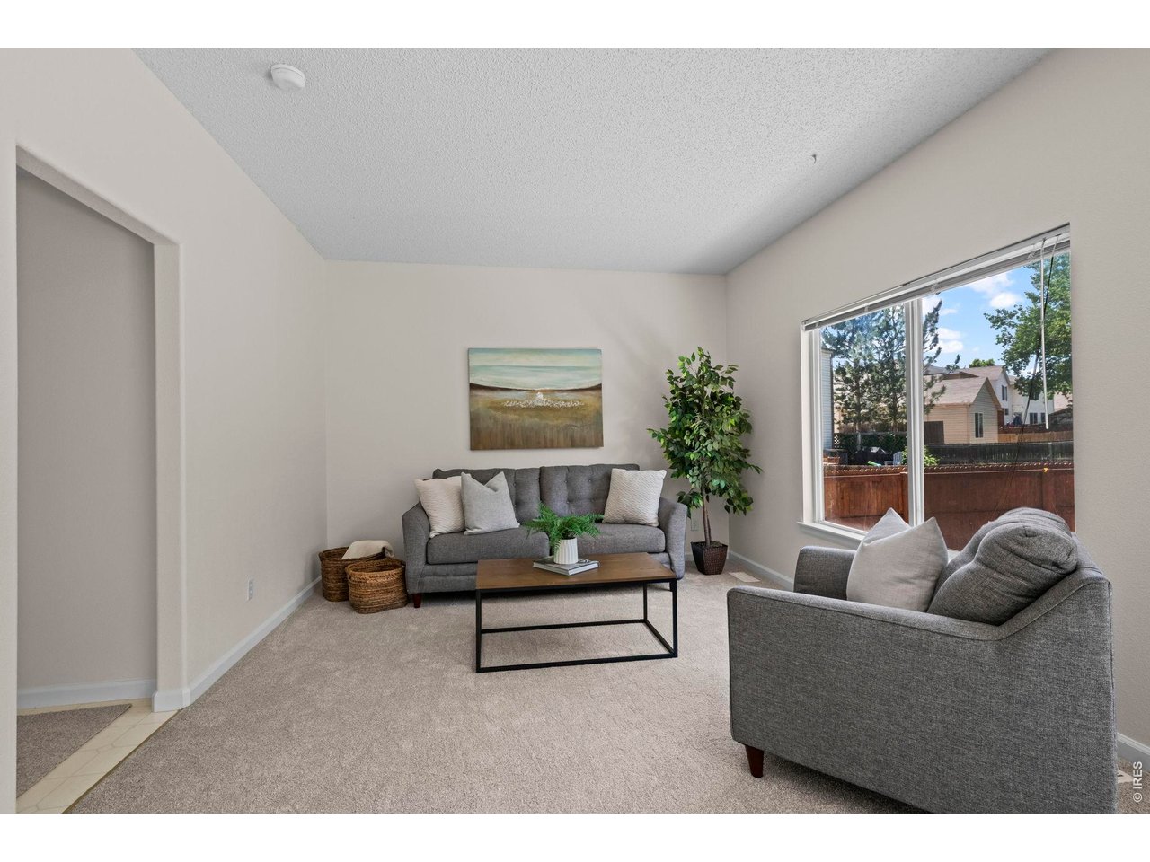 1461 Clover Creek Dr