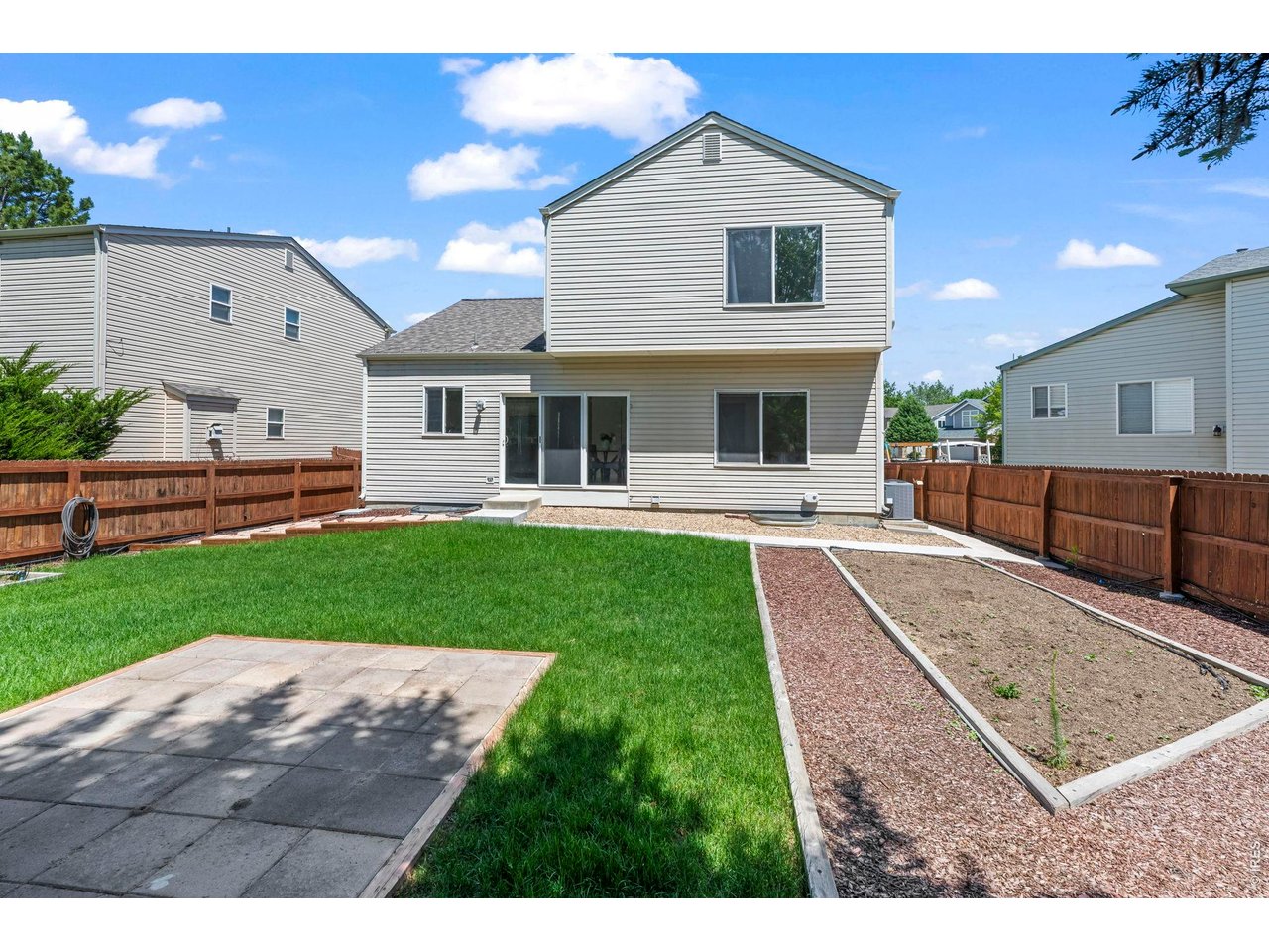 1461 Clover Creek Dr