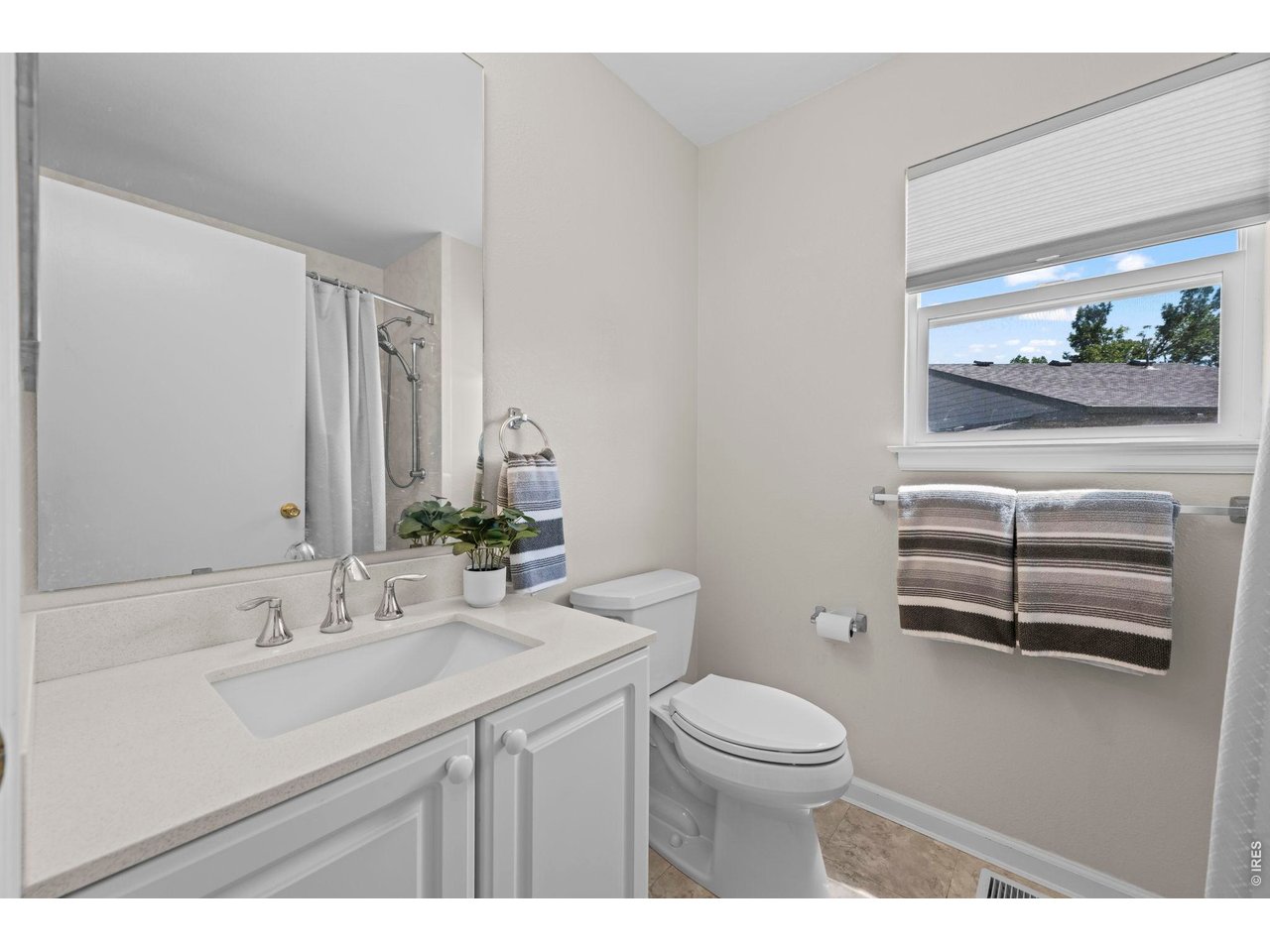 1461 Clover Creek Dr