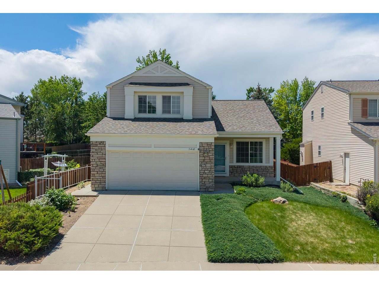 1461 Clover Creek Dr