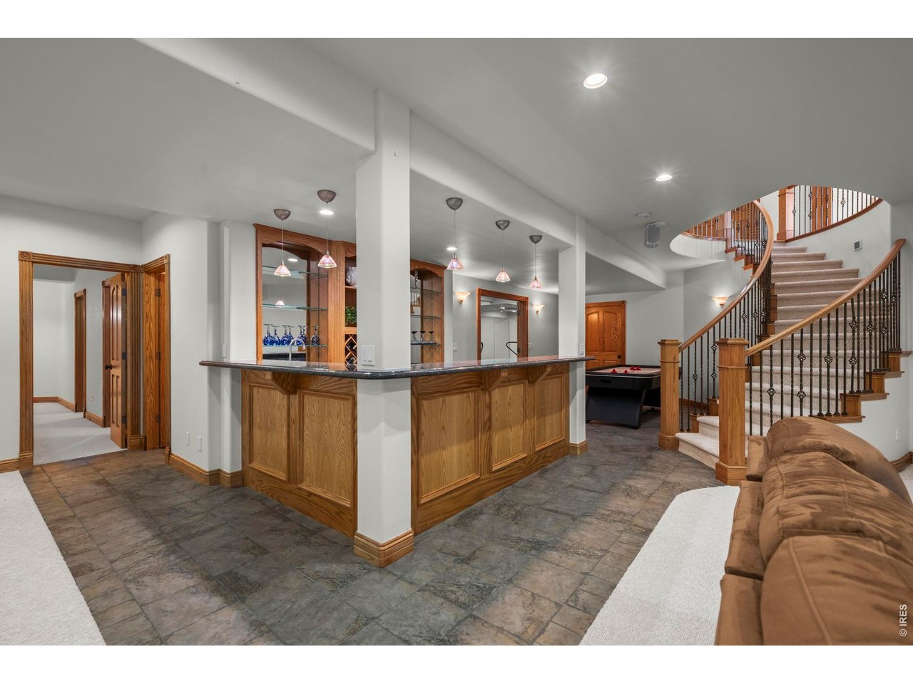 905 E 14th Way