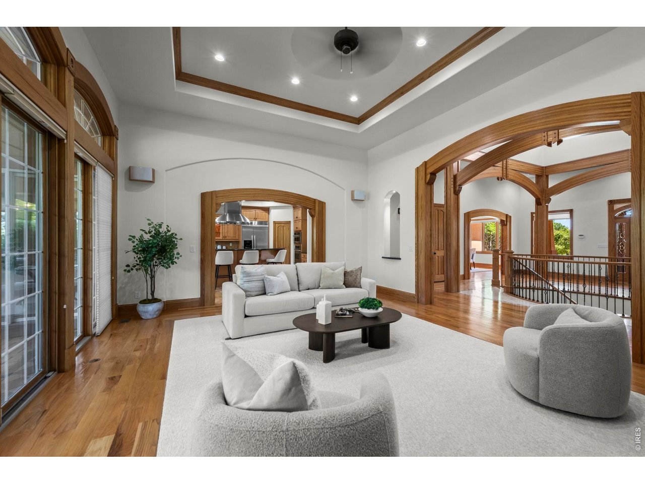 905 E 14th Way